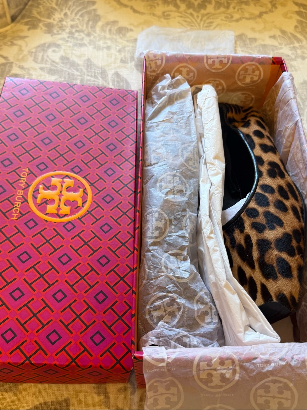 Tory Burch ✨Like New✨ Leopard Calf Hair Runway Ballet Flats size 9 - Picture 3 of 12